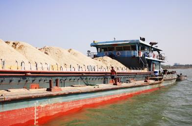 木材進口報關(guān)是木材進口中不可或缺的一環(huán)