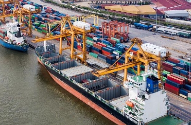 進出口貿(mào)易如同強大的活力引擎，推動著世界經(jīng)濟的蓬勃發(fā)展